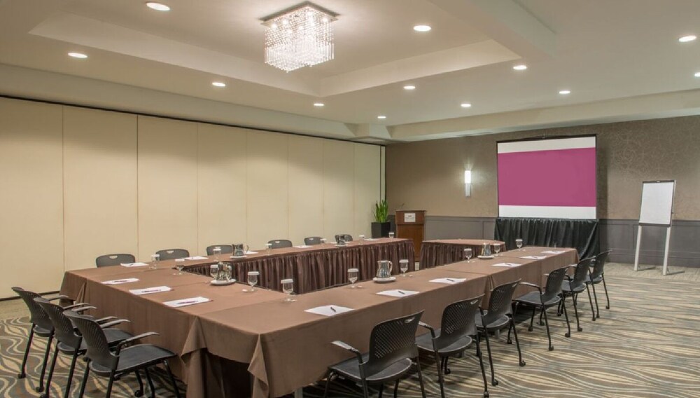 Crowne Plaza Suffern - Mahwah by IHG