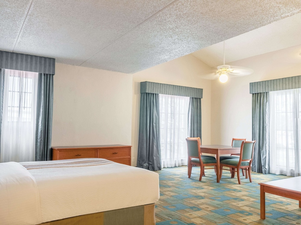 La Quinta Inn by Wyndham New Orleans West Bank / Gretna
