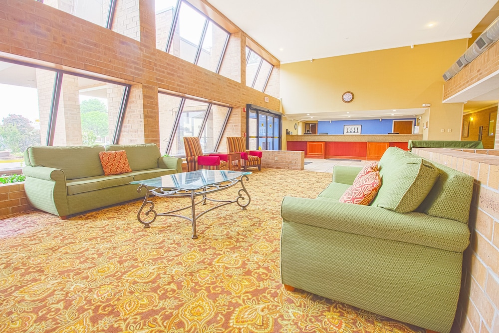 Tulsa Square Hotel Central, I-44 By OYO