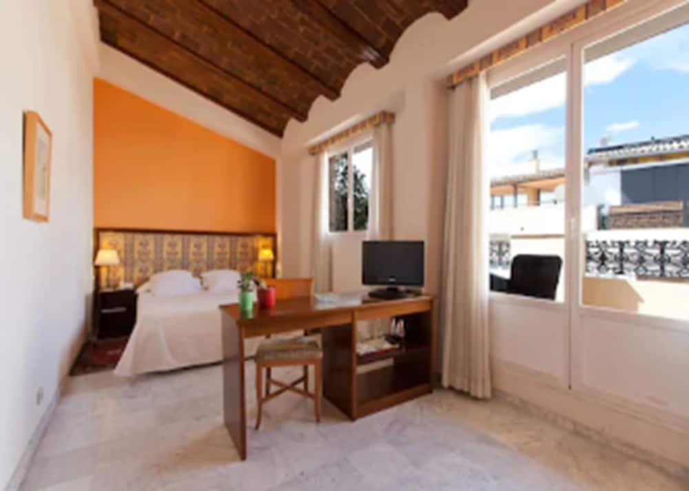 Ad Hoc Monumental Hotel photo 2