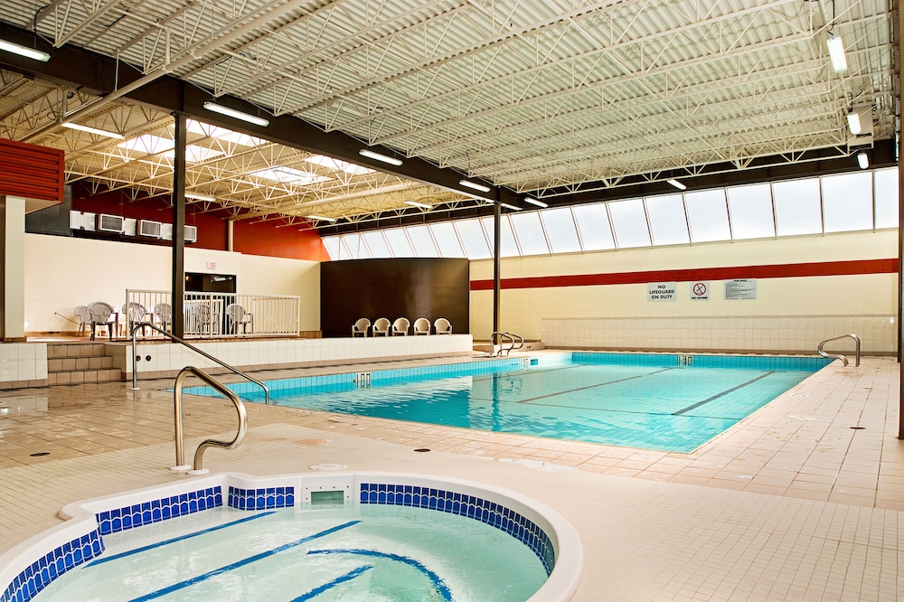 Days Inn by Wyndham Calgary South photo 2