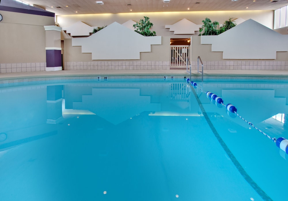 Ramada by Wyndham Midtown Grand Island