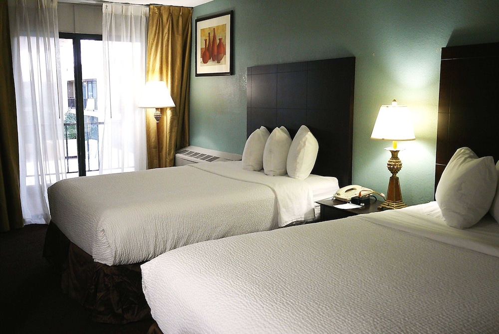 Wyndham Garden Romulus Detroit Metro Airport
