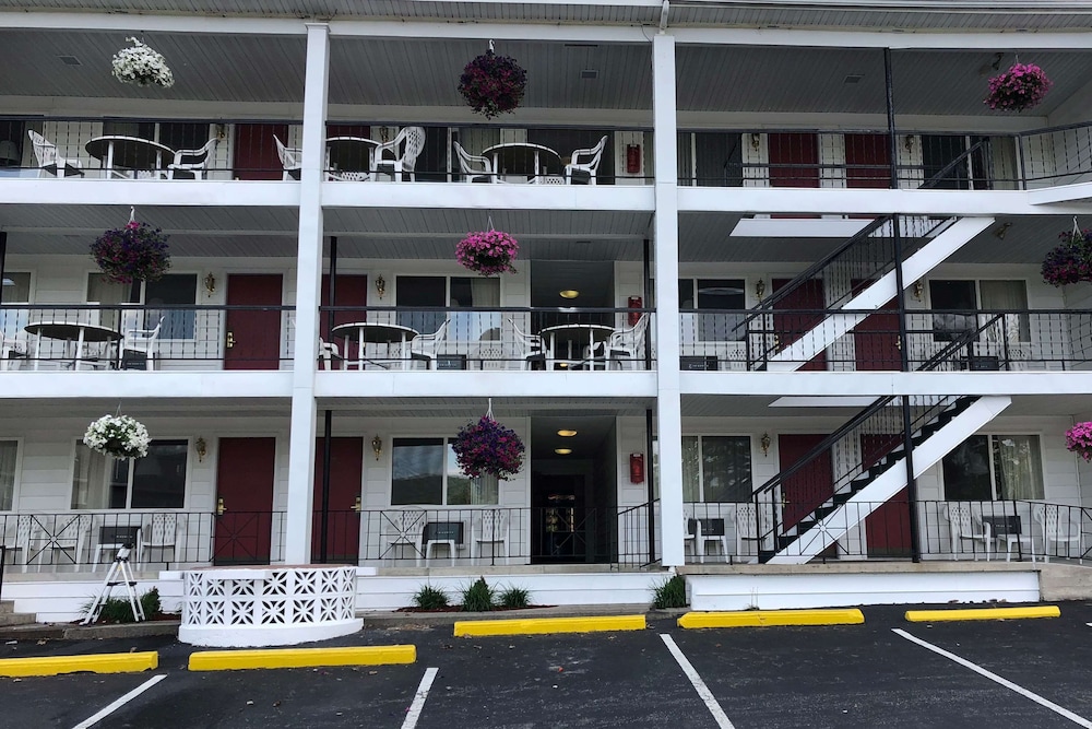 Baymont by Wyndham Lake George