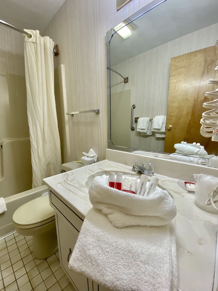 Baymont by Wyndham Lake George