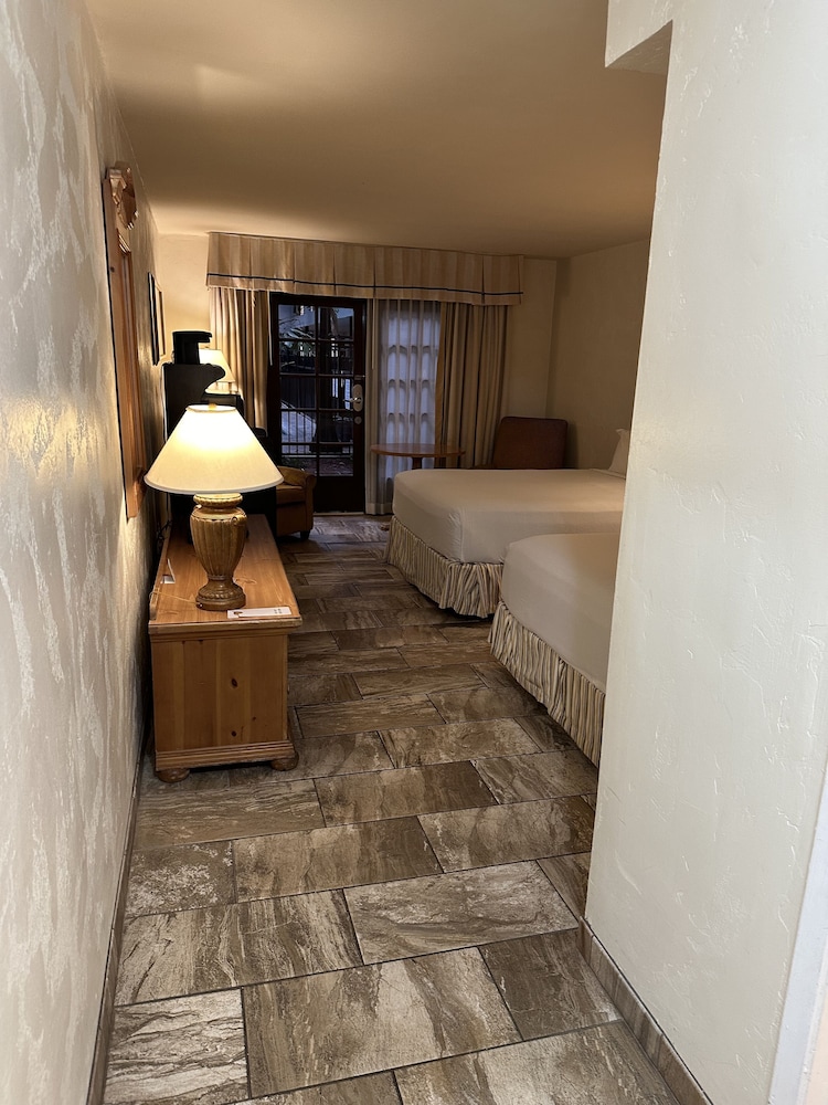 Ramada Hotel & Conference Center by Wyndham Las Cruces