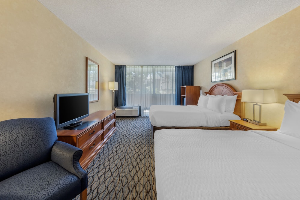 Clarion Hotel Anaheim Resort