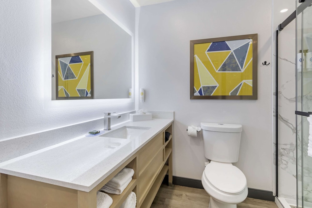Comfort Inn & Suites Irvine Spectrum