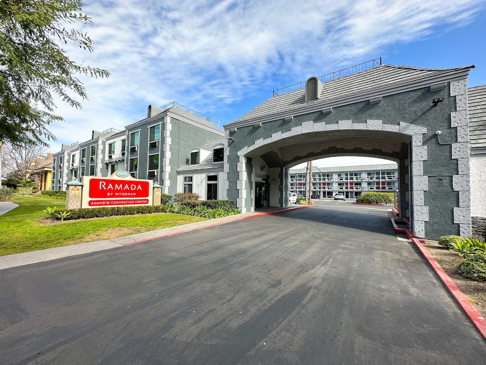 Ramada by Wyndham Anaheim Convention Center