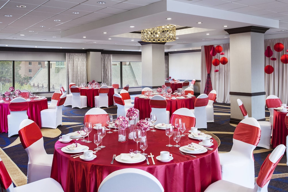 Sheraton LaGuardia East Hotel