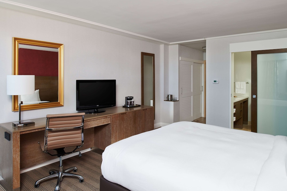 DoubleTree by Hilton Torrance - South Bay
