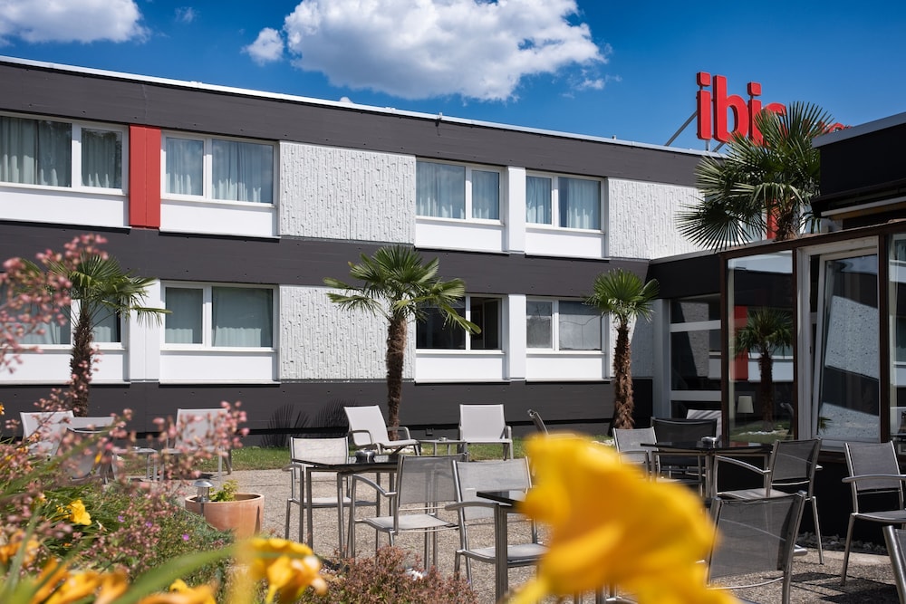 Ibis 3 Lacs Neuchatel Hotel