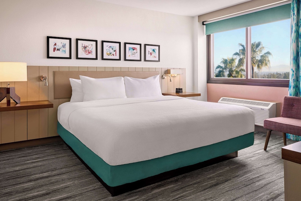 Hilton Garden Inn LAX Los Angeles Airport photo 3