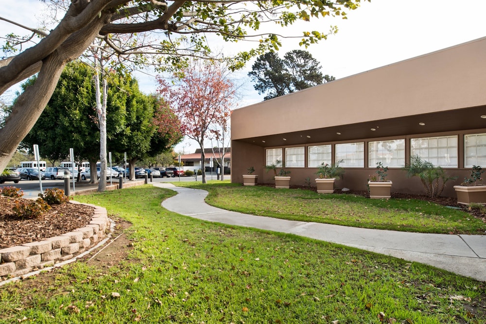 Holiday Inn Oxnard – Ventura by IHG