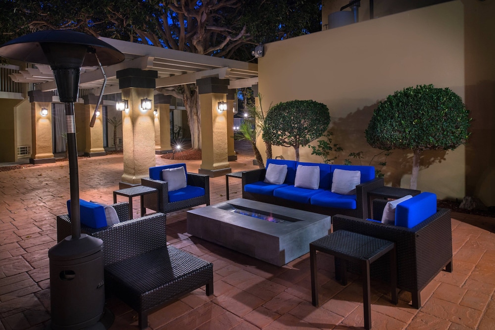 Holiday Inn Oxnard – Ventura by IHG
