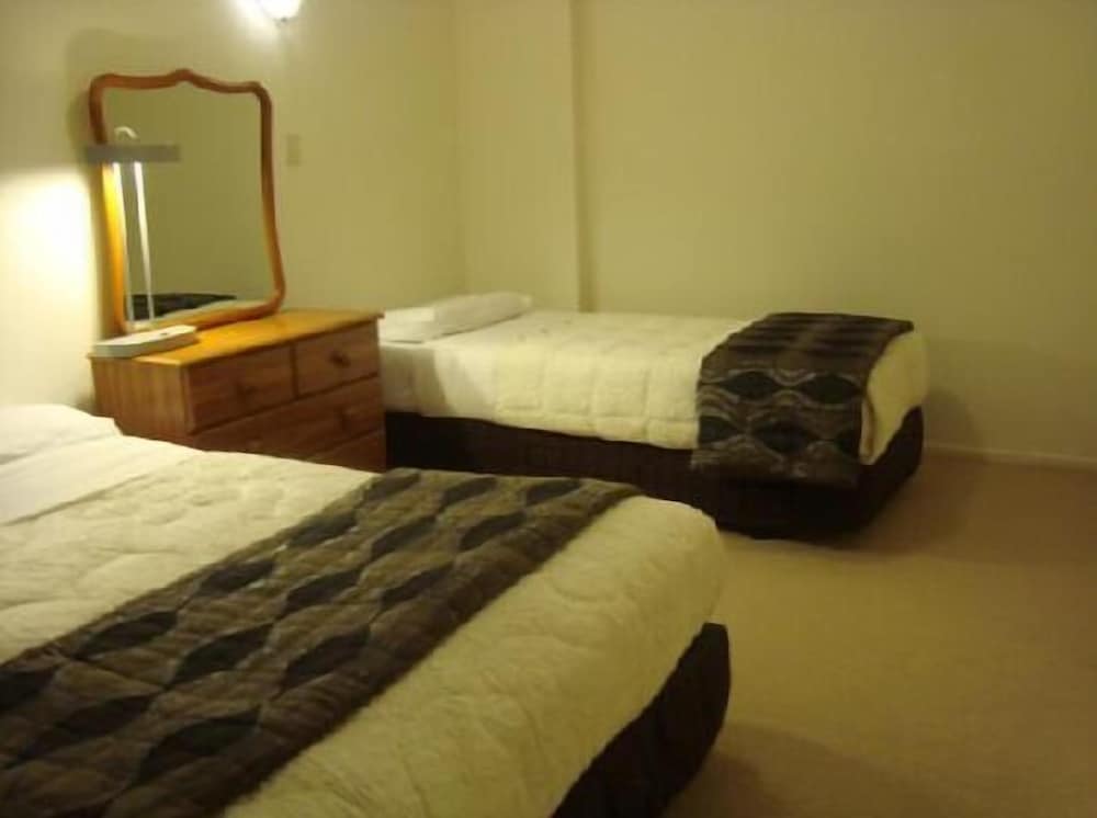 Airport Travel Air Motor Inn
