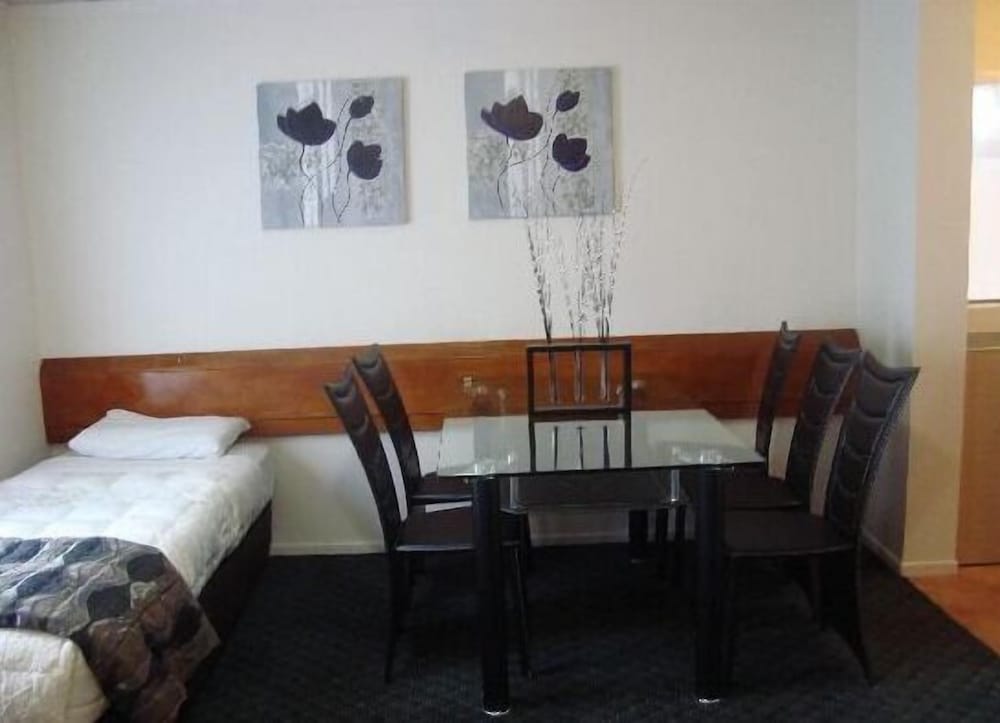 Airport Travel Air Motor Inn photo 3