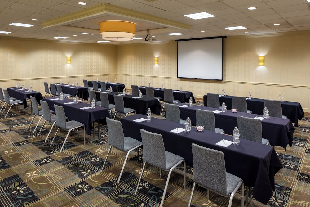 Holiday Inn Weirton - Steubenville Area by IHG