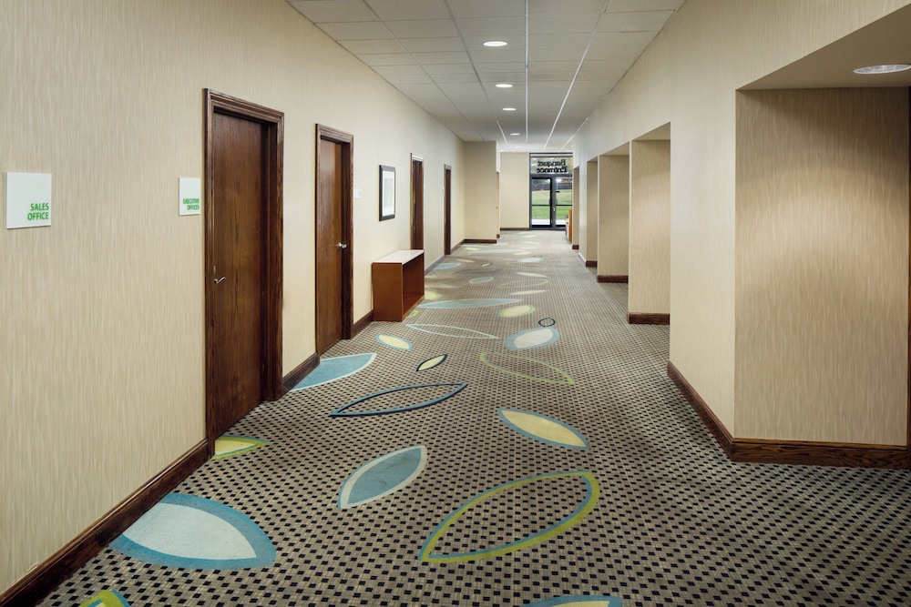 Holiday Inn Weirton - Steubenville Area by IHG
