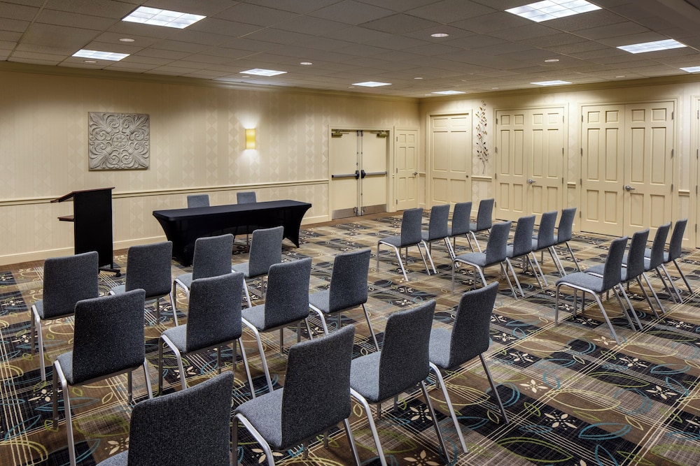 Holiday Inn Weirton - Steubenville Area by IHG
