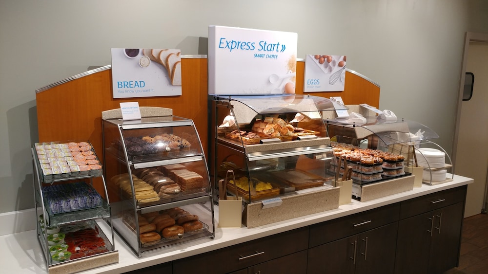 Holiday Inn Express Atlanta Airport - College Park by IHG