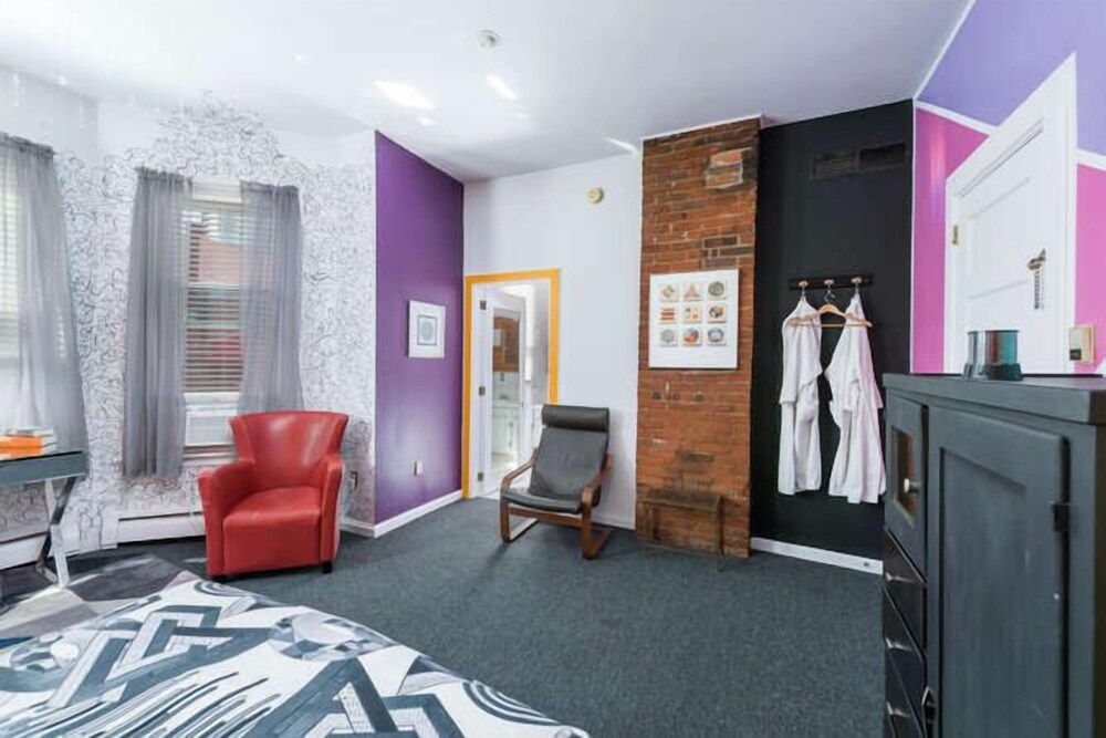 Queen Anne Bed And Breakfast