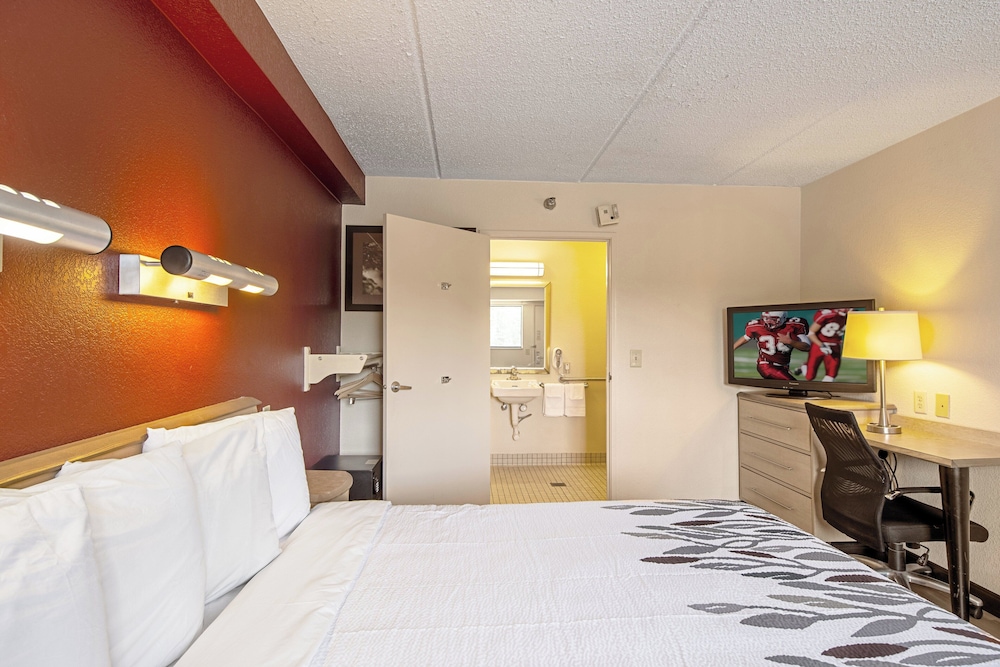 Red Roof Inn Erie – I-90