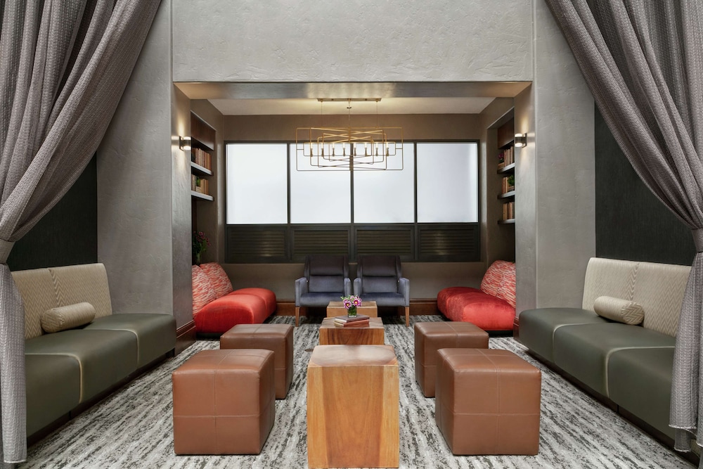 Embassy Suites by Hilton Los Angeles Downey photo 2