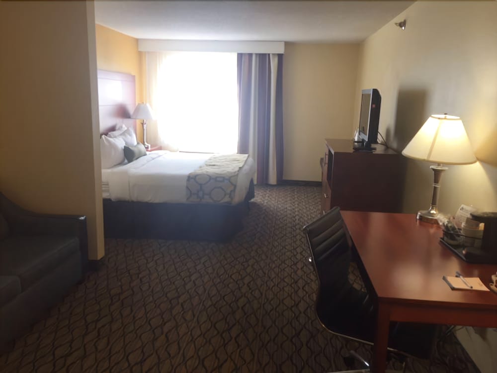 Baymont by Wyndham Mishawaka South Bend Area