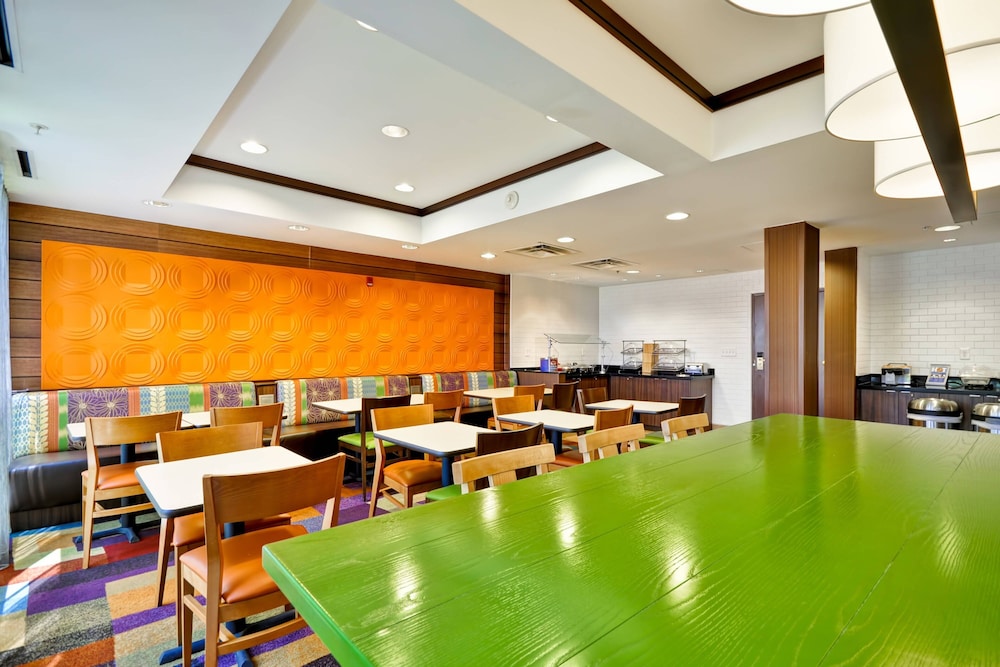 Fairfield Inn & Suites Dallas Medical/Market Center