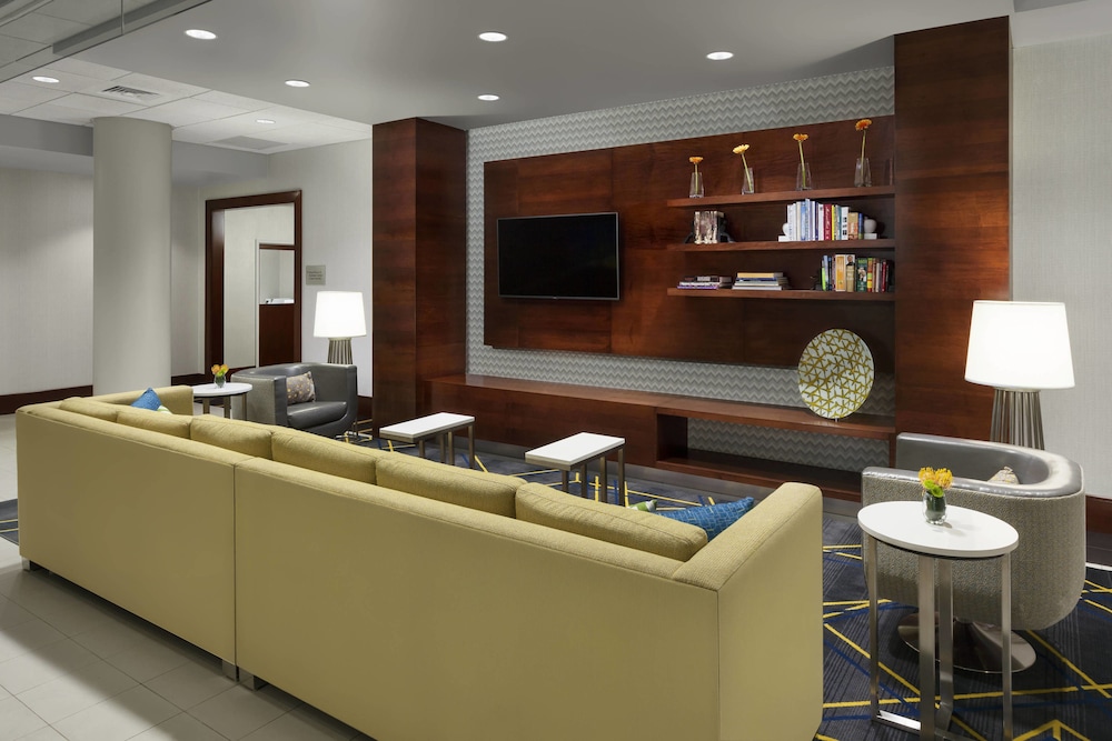 Courtyard by Marriott Boston-Cambridge
