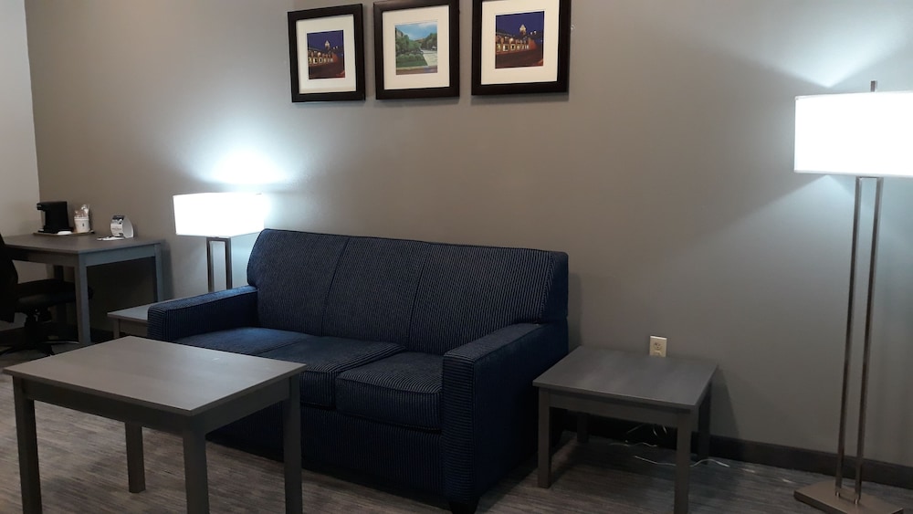 Baymont Inn & Suites by Wyndham Lafayette/Purdue Area