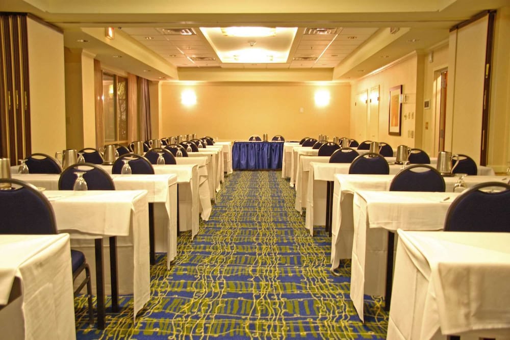 Hilton Suites Atlanta Perimeter