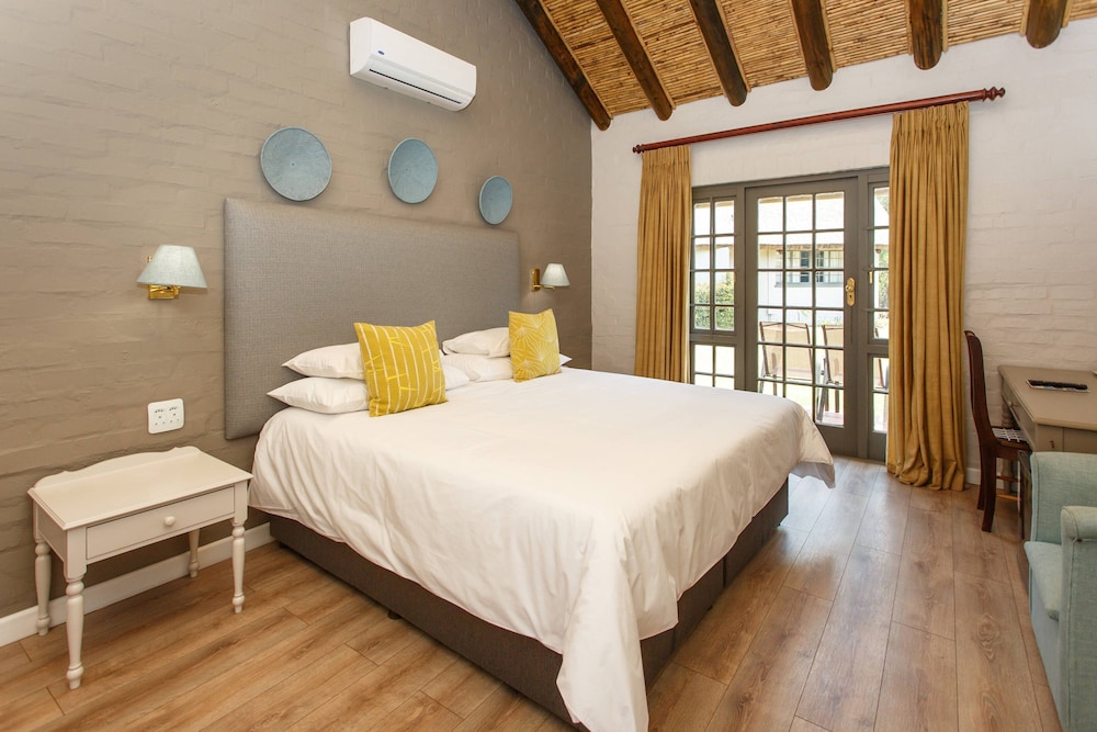 Protea Hotel by Marriott Oudtshoorn Riempie Estate