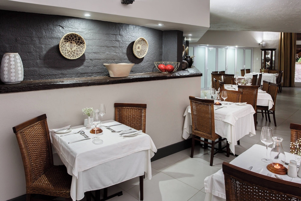 Protea Hotel by Marriott Oudtshoorn Riempie Estate photo 3