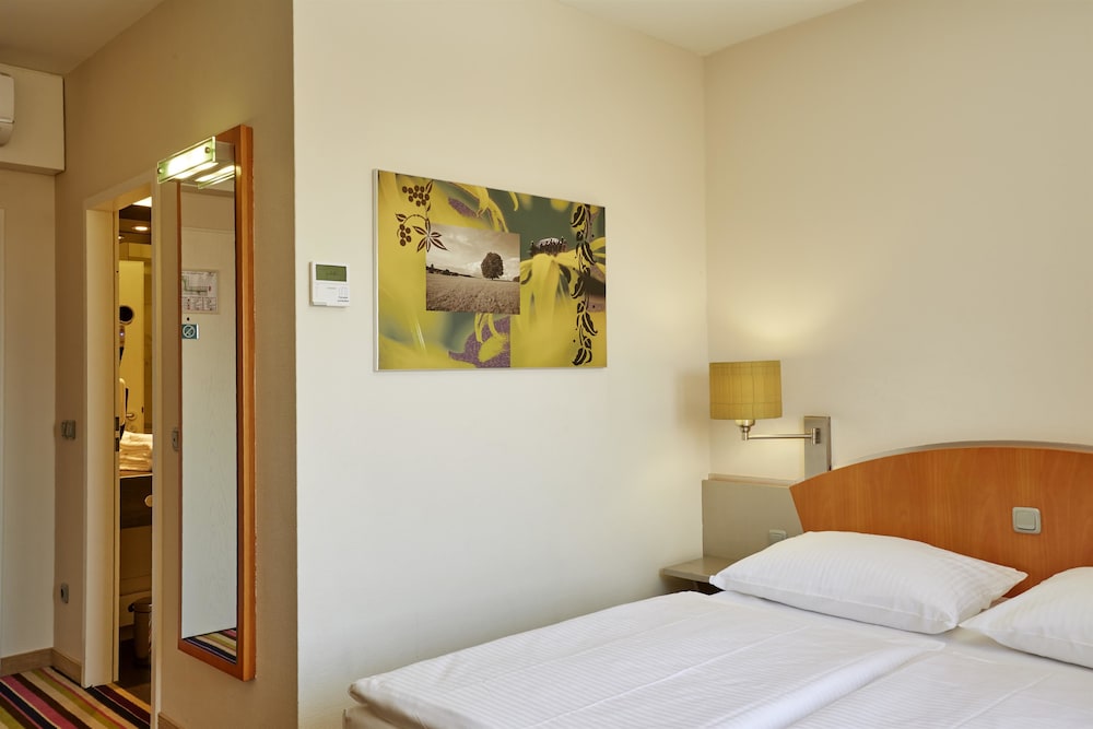 H+ Hotel Köln Hürth photo 5