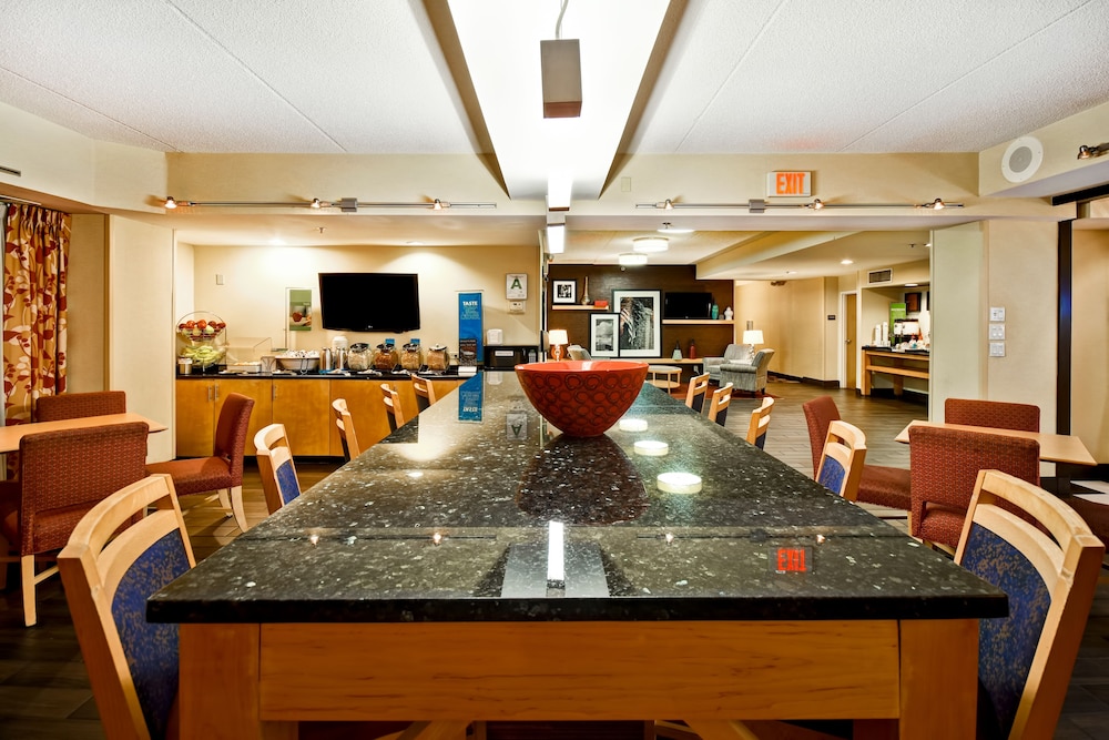 Hampton Inn Louisville-Airport