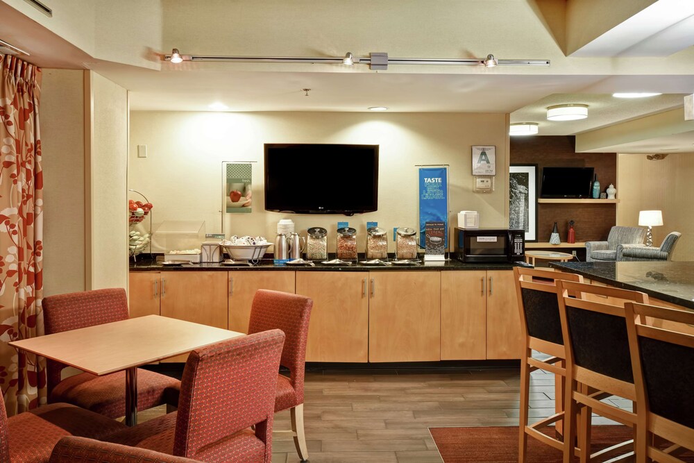 Hampton Inn Louisville-Airport