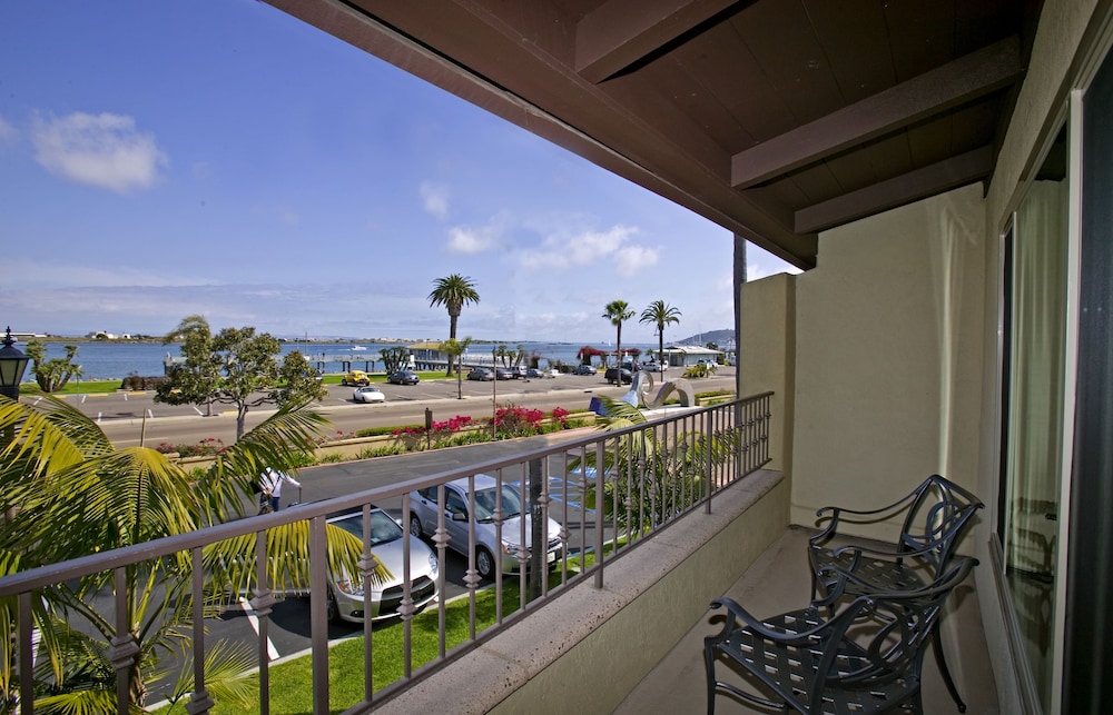 Best Western Plus Island Palms Hotel & Marina