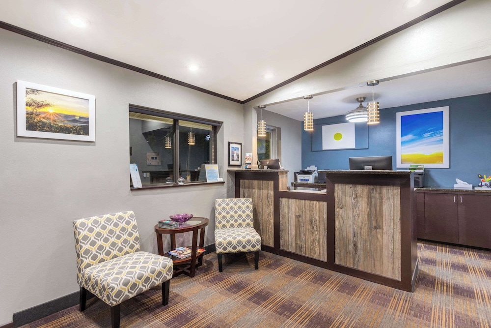 Days Inn by Wyndham Renfro Valley Mount Vernon