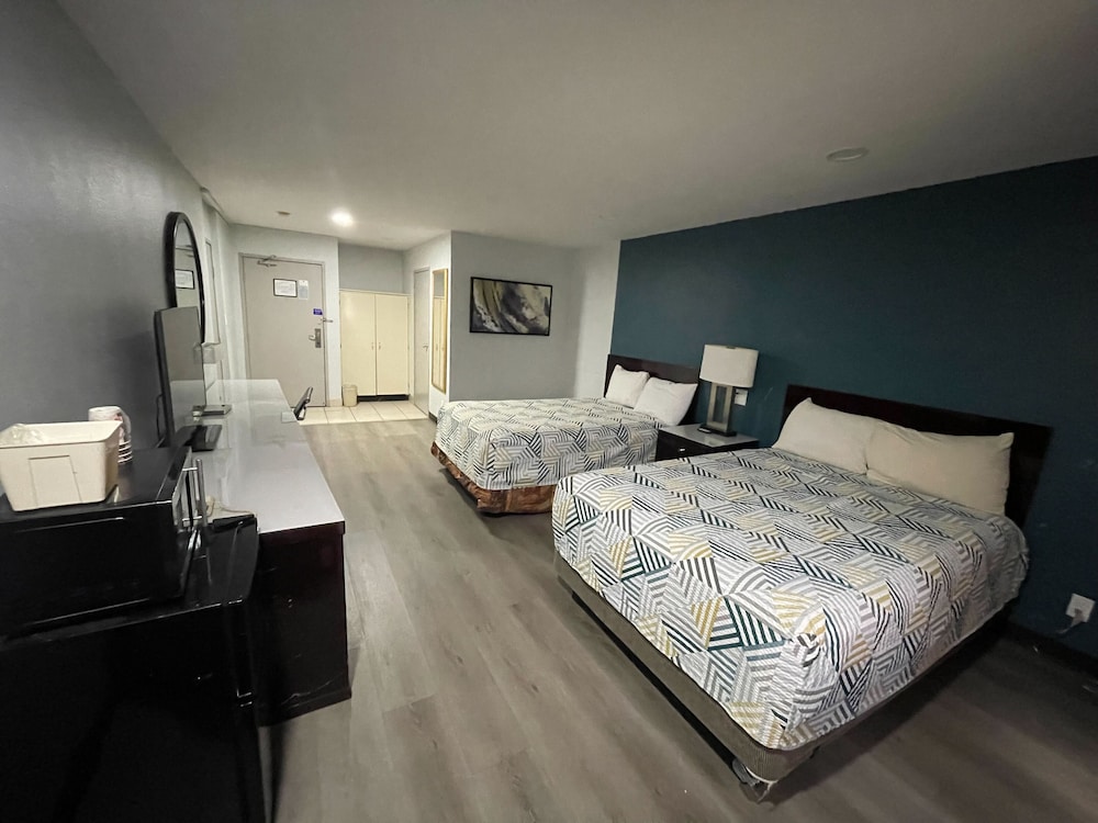 Portside Inn & Suites