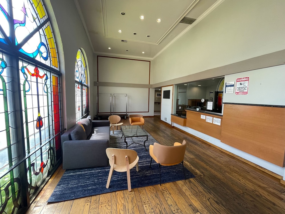 Portside Inn & Suites