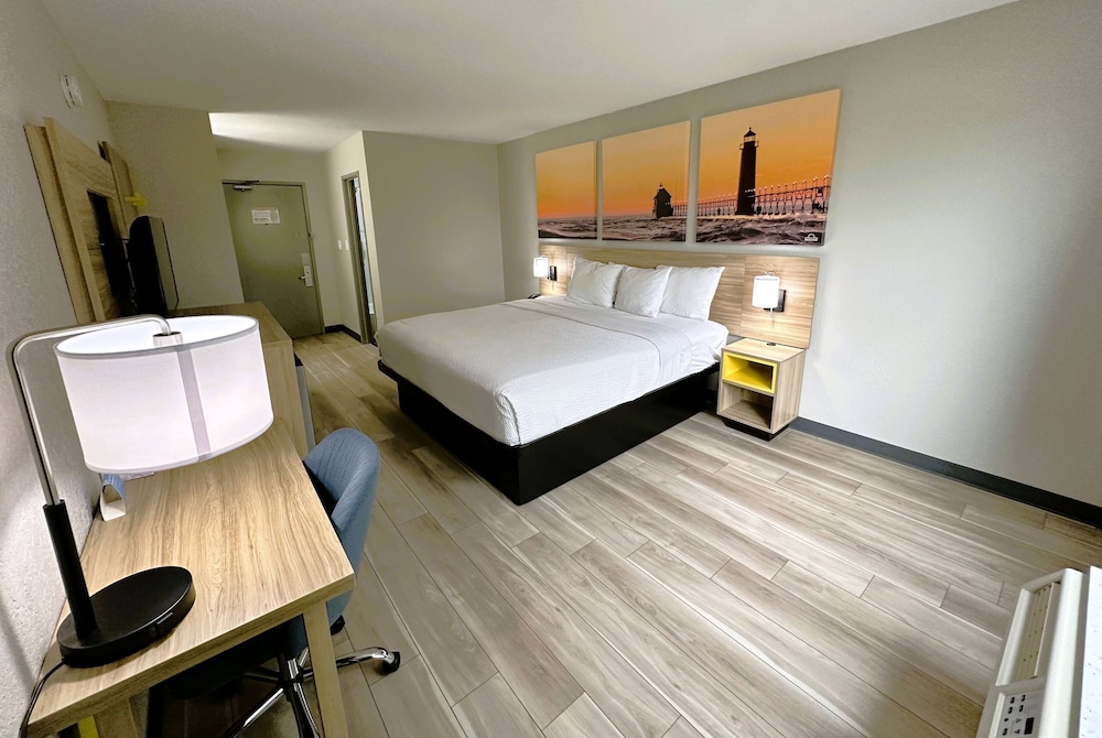 Days Inn by Wyndham Holland