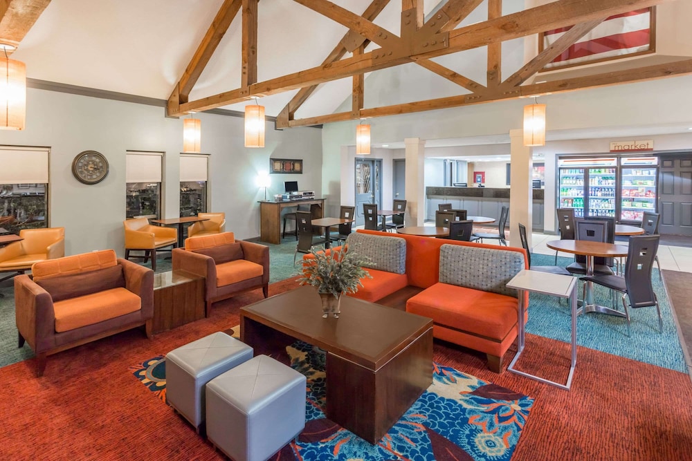 Hawthorn Suites by Wyndham North Charleston, SC