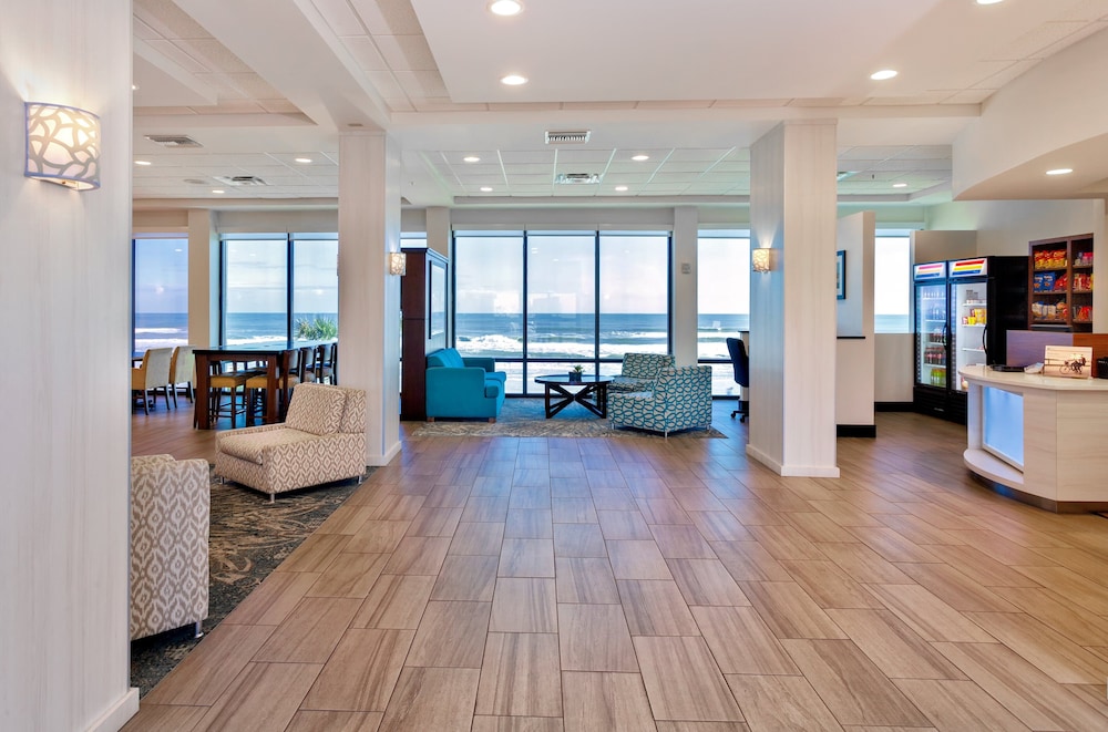 Holiday Inn Express & Suites Oceanfront by IHG