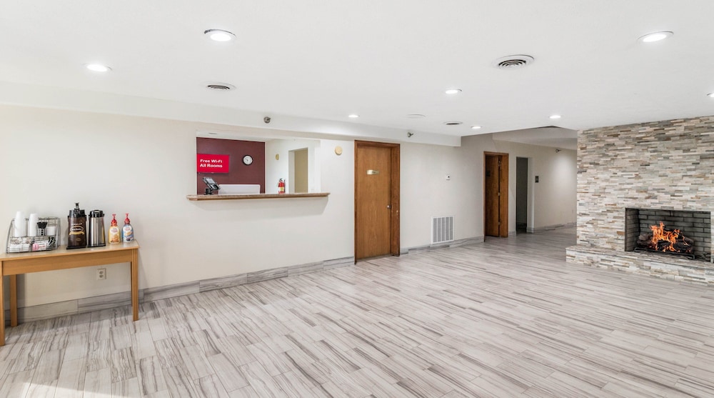 Red Roof Inn Cadiz
