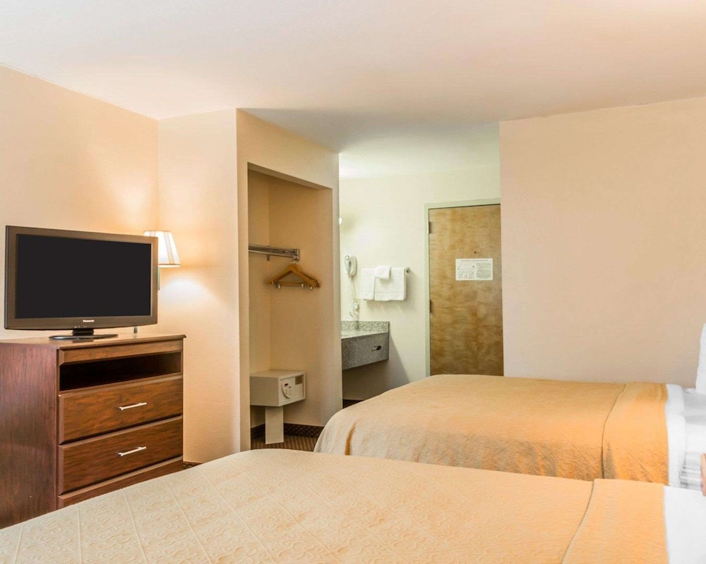Quality Inn Pell City I-20 exit 158