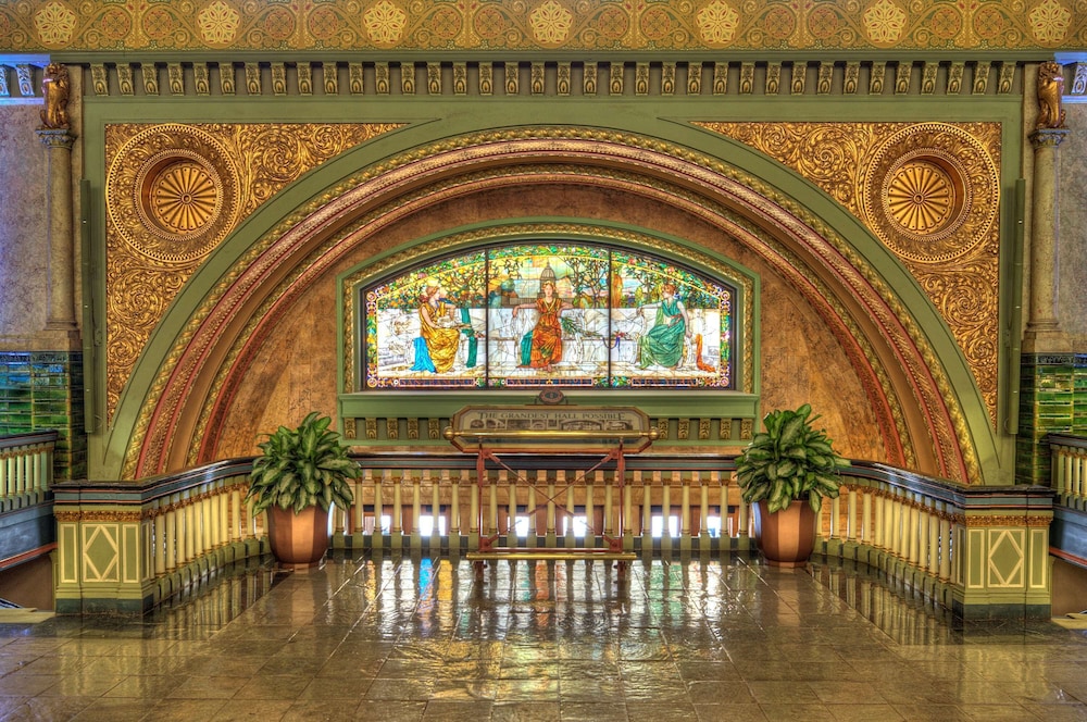 St. Louis Union Station Hotel, Curio Collection by Hilton