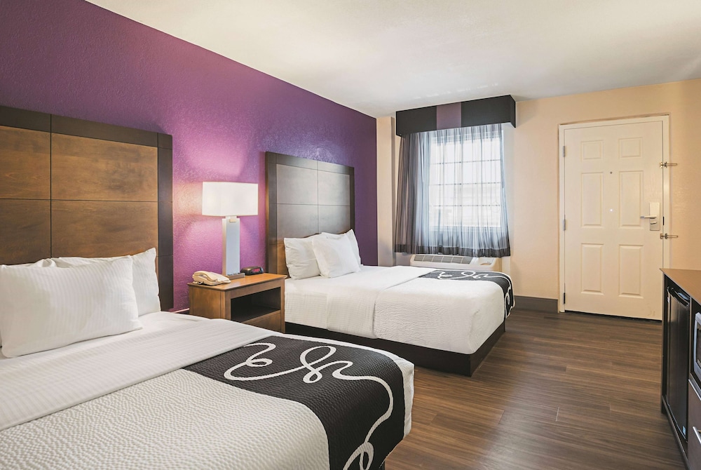 Wingate by Wyndham Galveston Beachfront at the Seawall