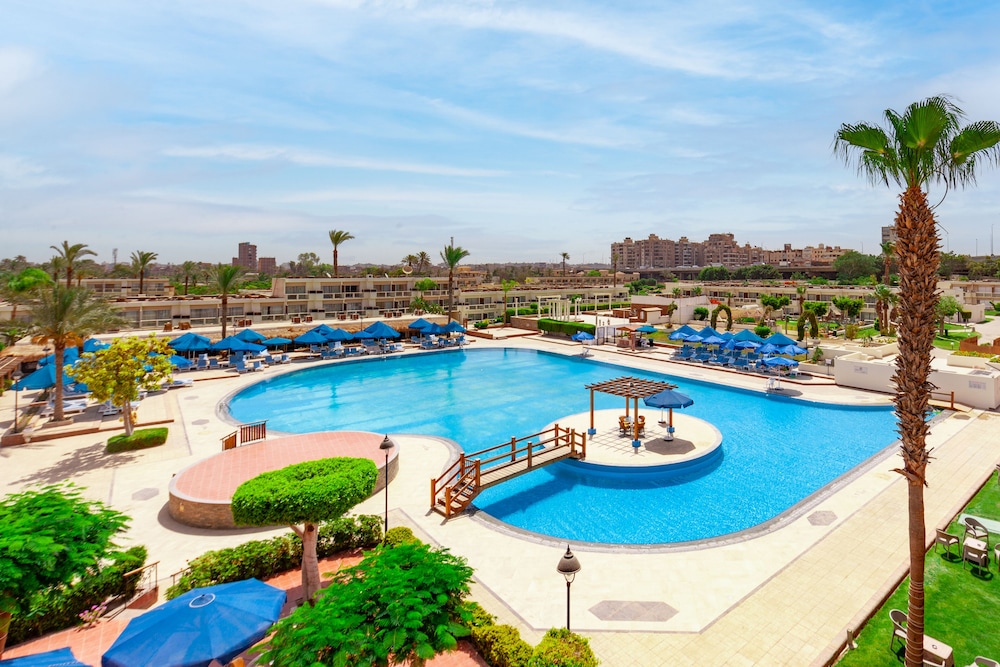 Pyramids Park Resort Cairo photo 2